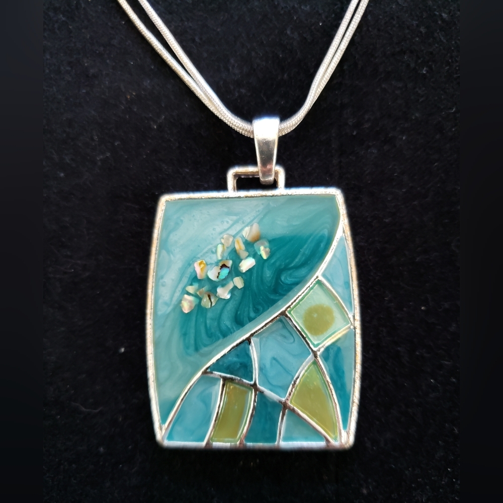 Blue Green Abalone Chip Nechlace
